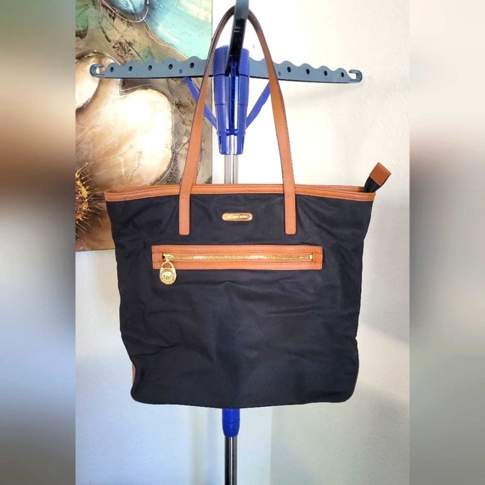 Michael Kors Kempton Larger Nylon tote